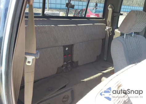 1999 Toyota Tacoma z USA, uszkodzony, nr VIN 4TAWN72N9XZ440491